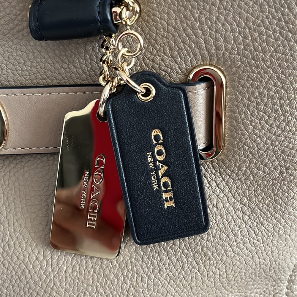 Never been used - Coach two-tone satchel - Picture 2 of 5